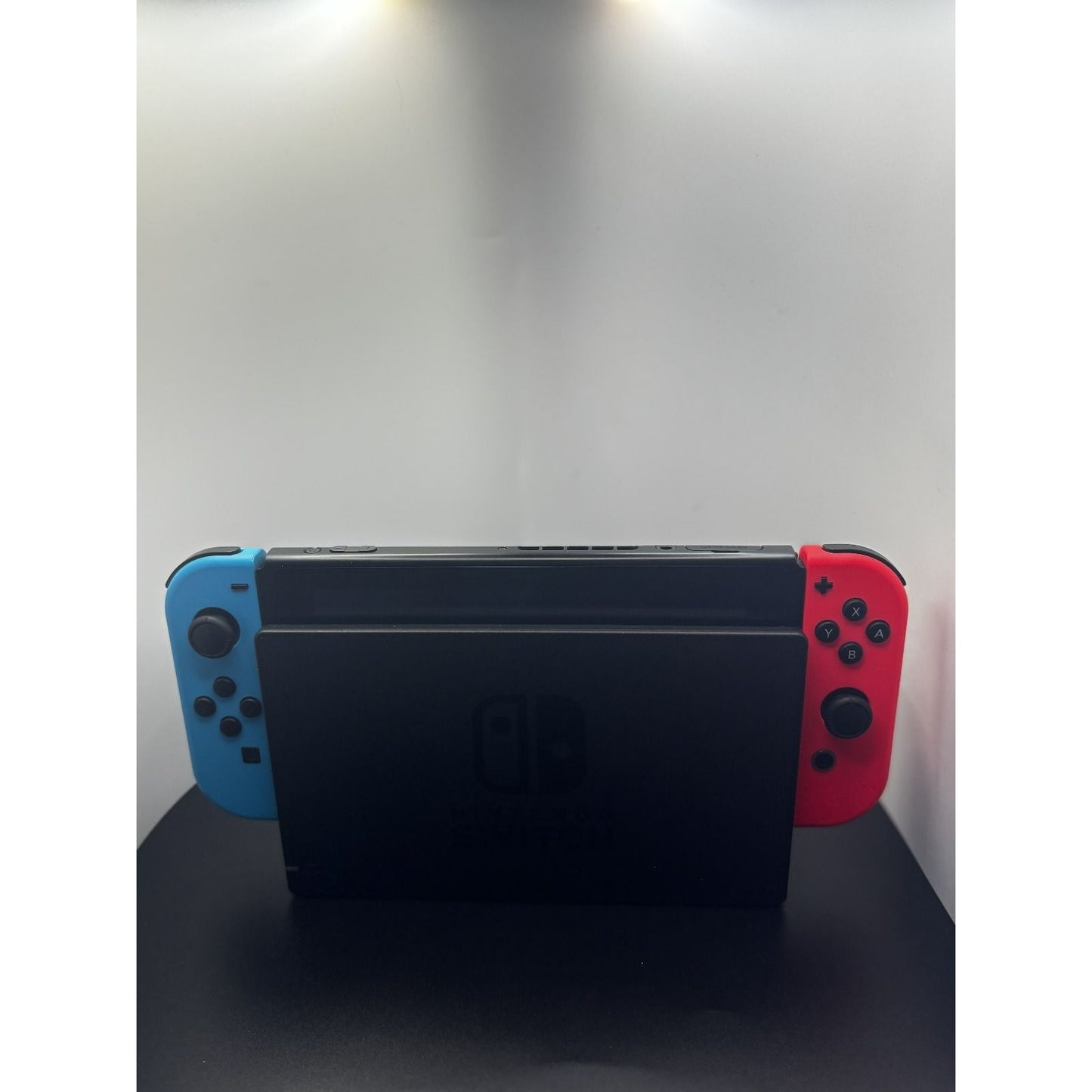 Nintendo Switch Console w/ Original Box and Accessories gaming