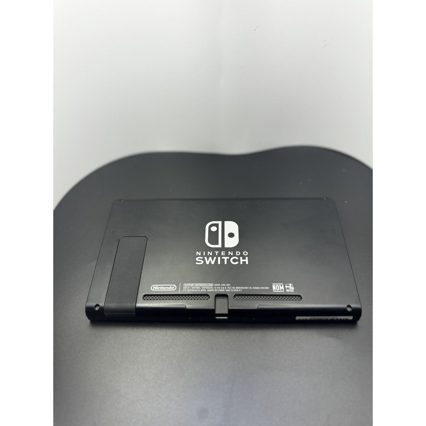 Nintendo Switch Console w/ Original Box and Accessories gaming