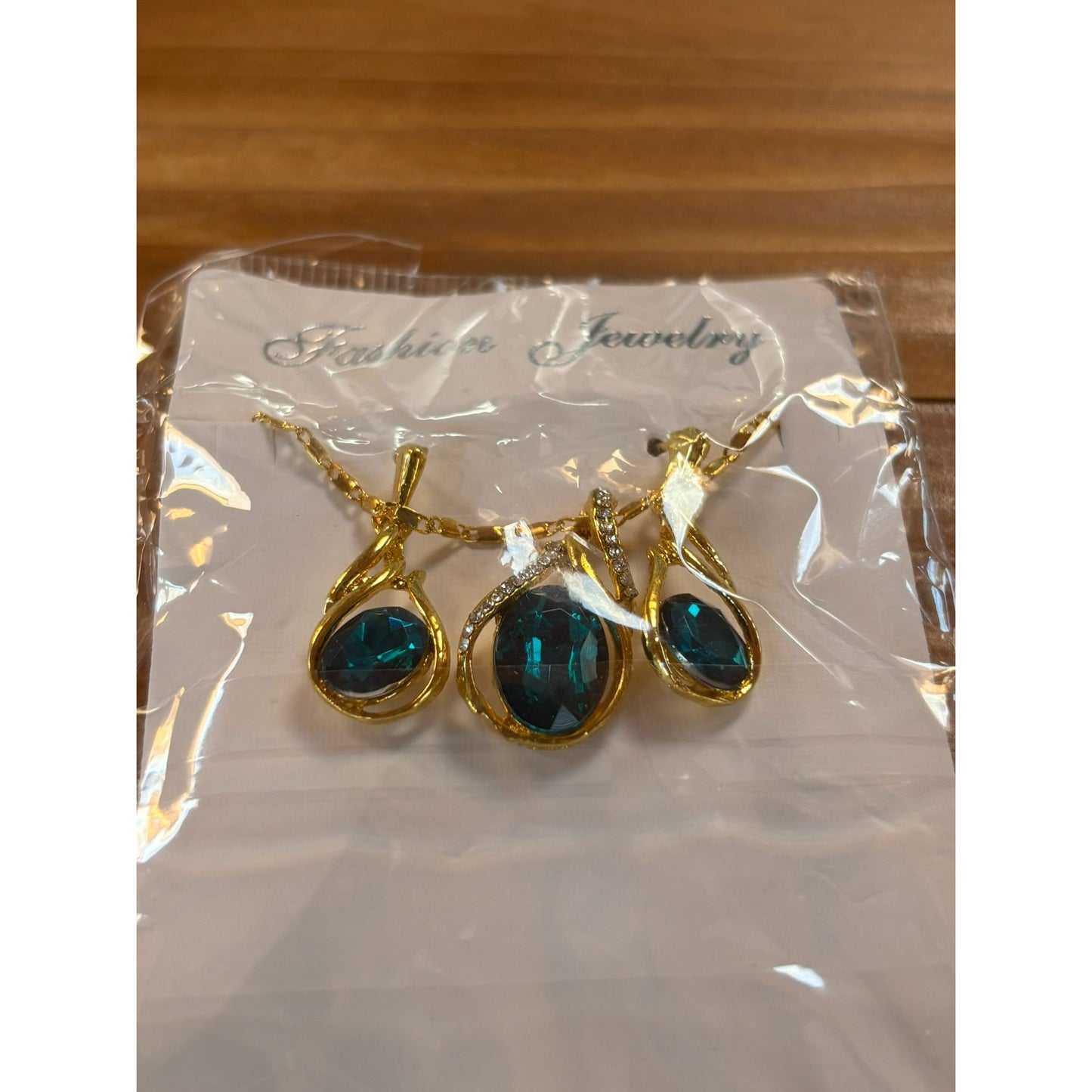 Gold-Tone Necklace & Earrings Set With Teardrop Green Crystal Pendant