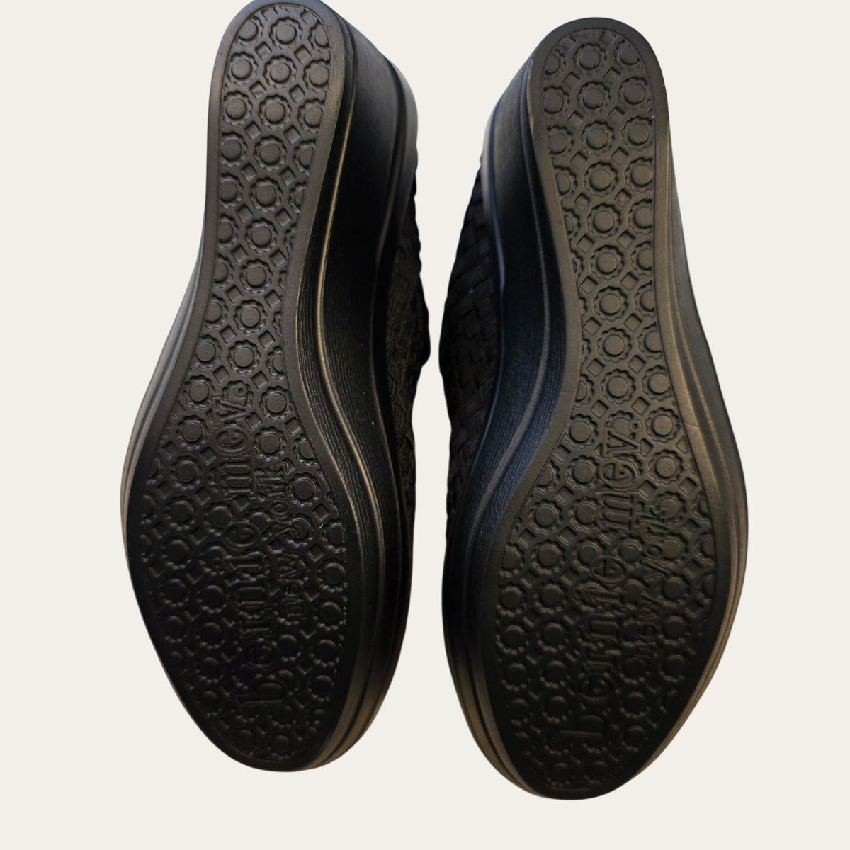 Bernie Mev Yvone Black Women’s NIB Woven Comfort Shoes