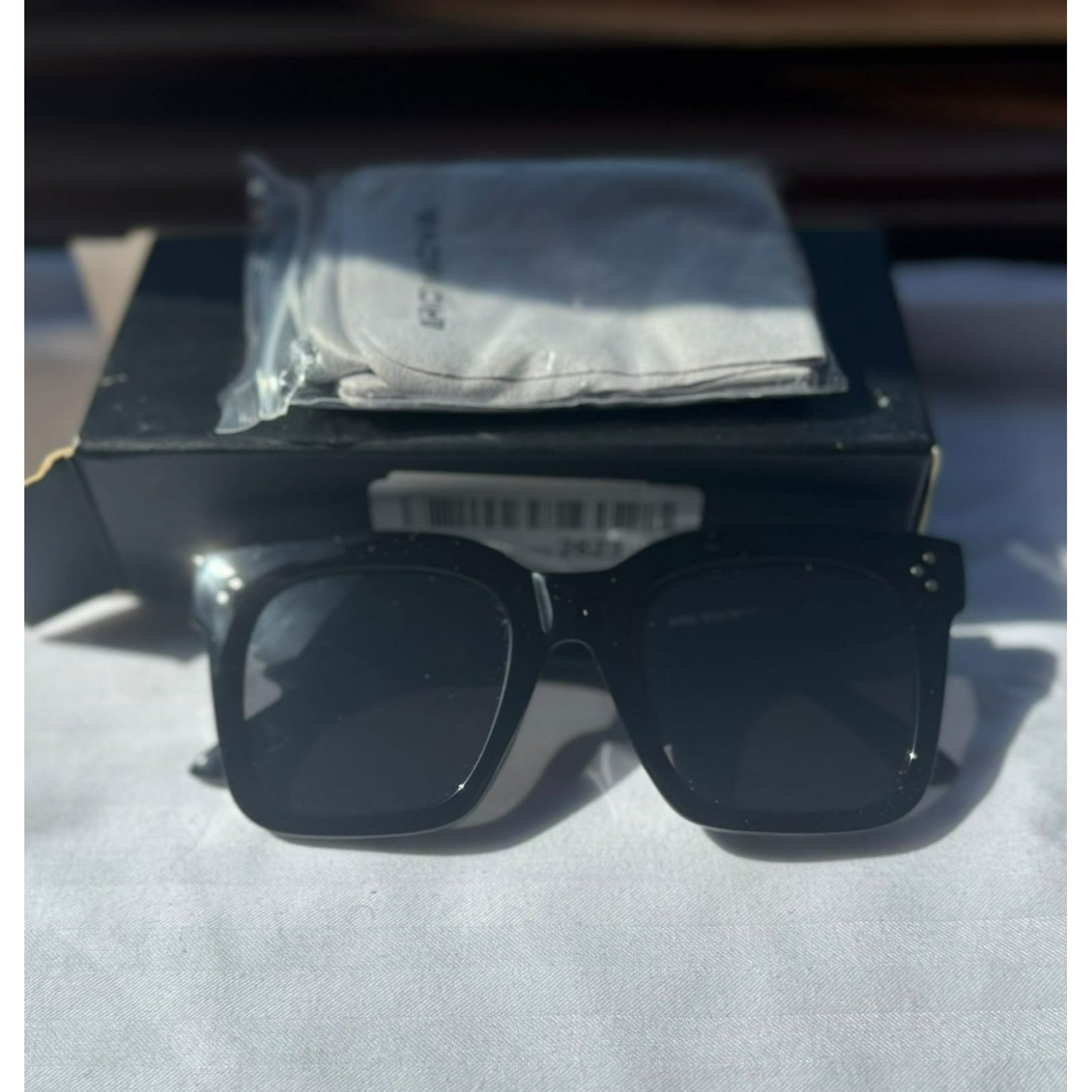 TAOTAOQI Oversized Square Sunglasses – Bold Look with UV400 Protection