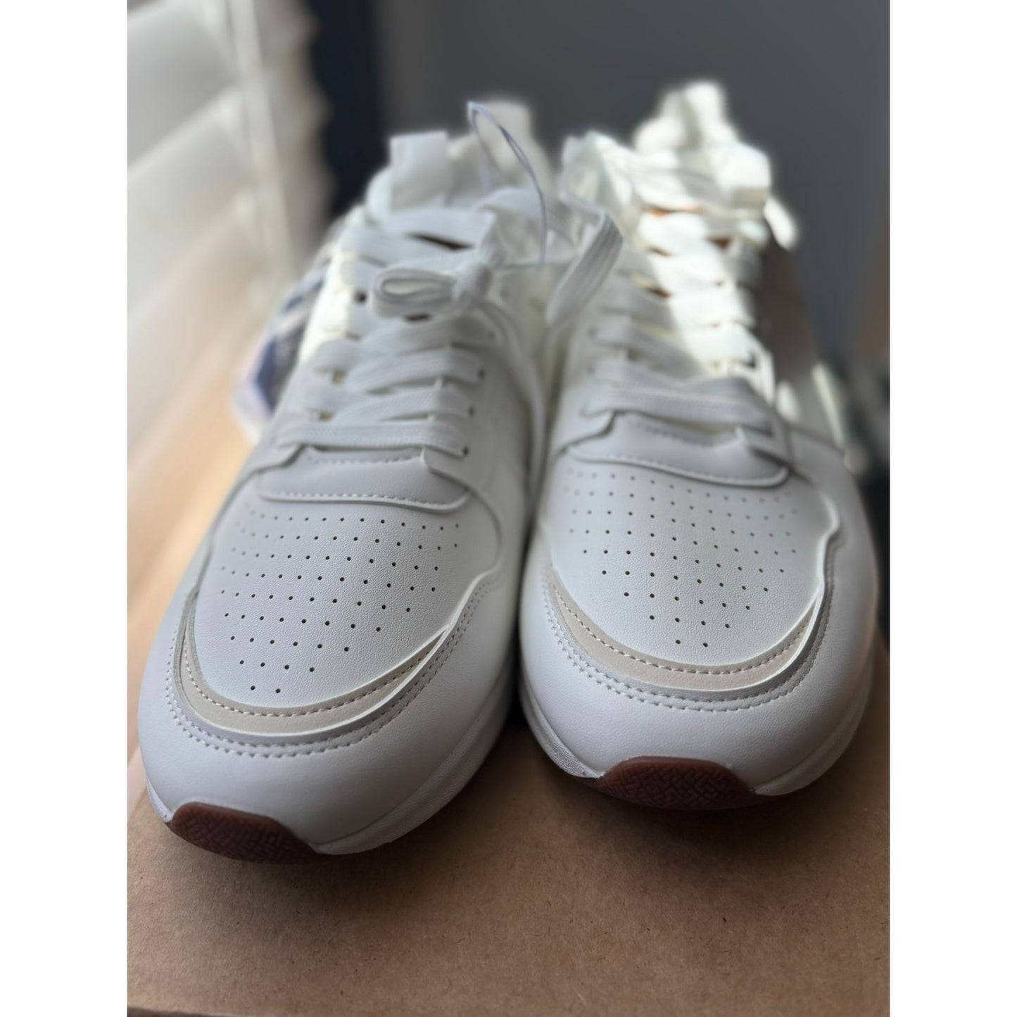 Steve Madden Mens White & Brown Ortholite Lace-Up Sneakers