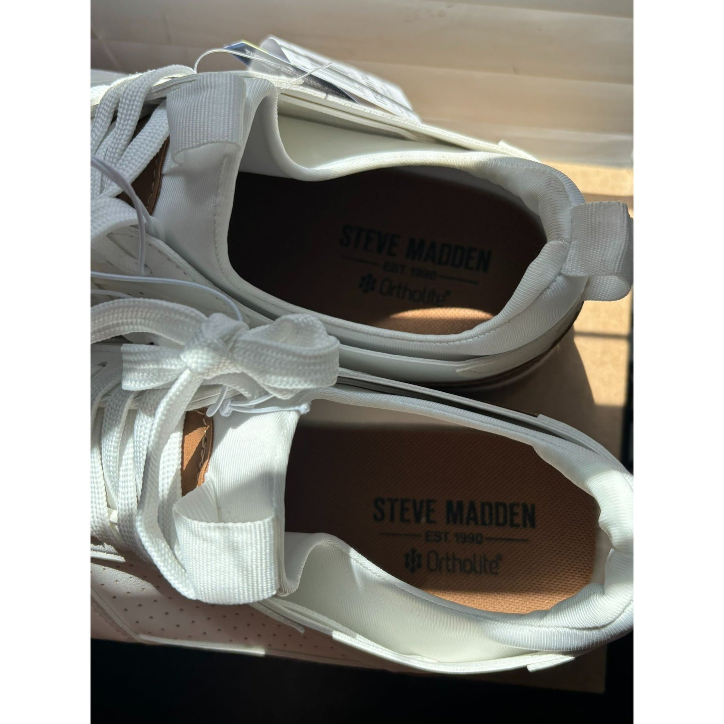 Steve Madden Mens White & Brown Ortholite Lace-Up Sneakers