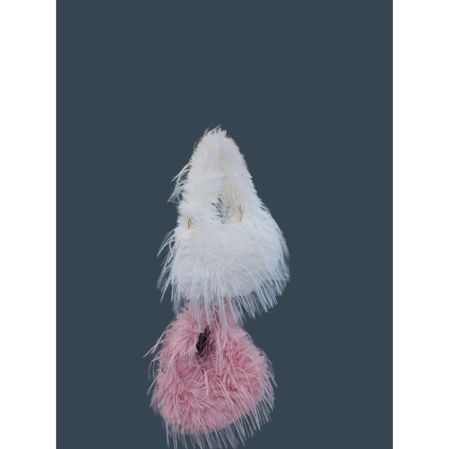 Elegant Womens Medium Plush Vintage Handbag With Zipper & Chain Strap