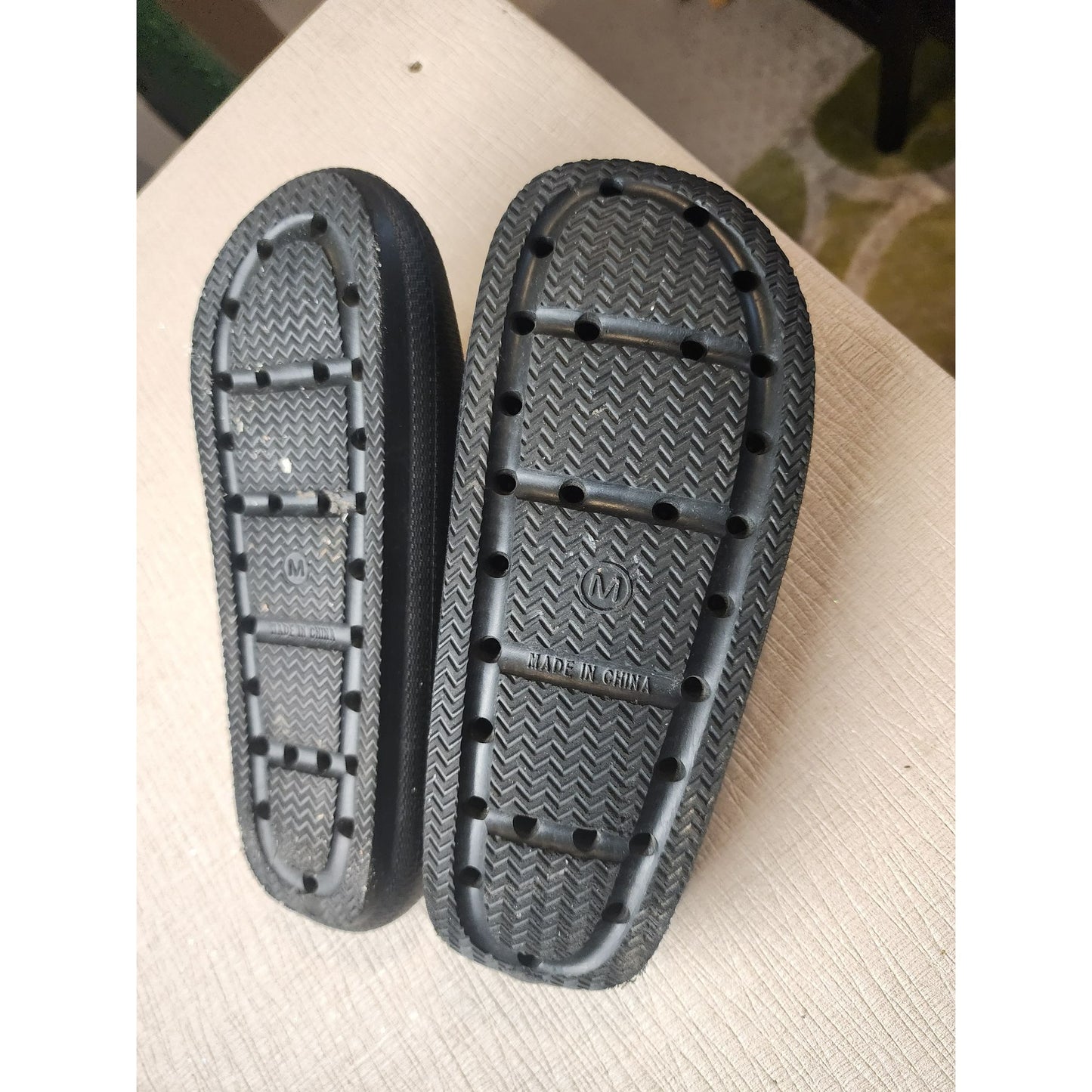 32 Degrees Cool M Size Black Slide Sandals L