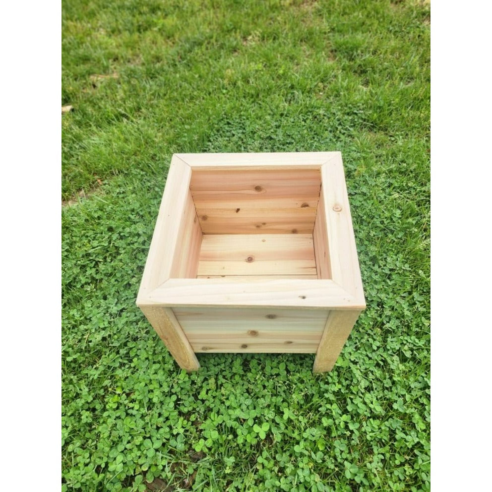 Handcrafted Cedar Wood Planter Box For Indoor/Outdoor Gardening Rustic Design Square Durable & Weather-Resistant
