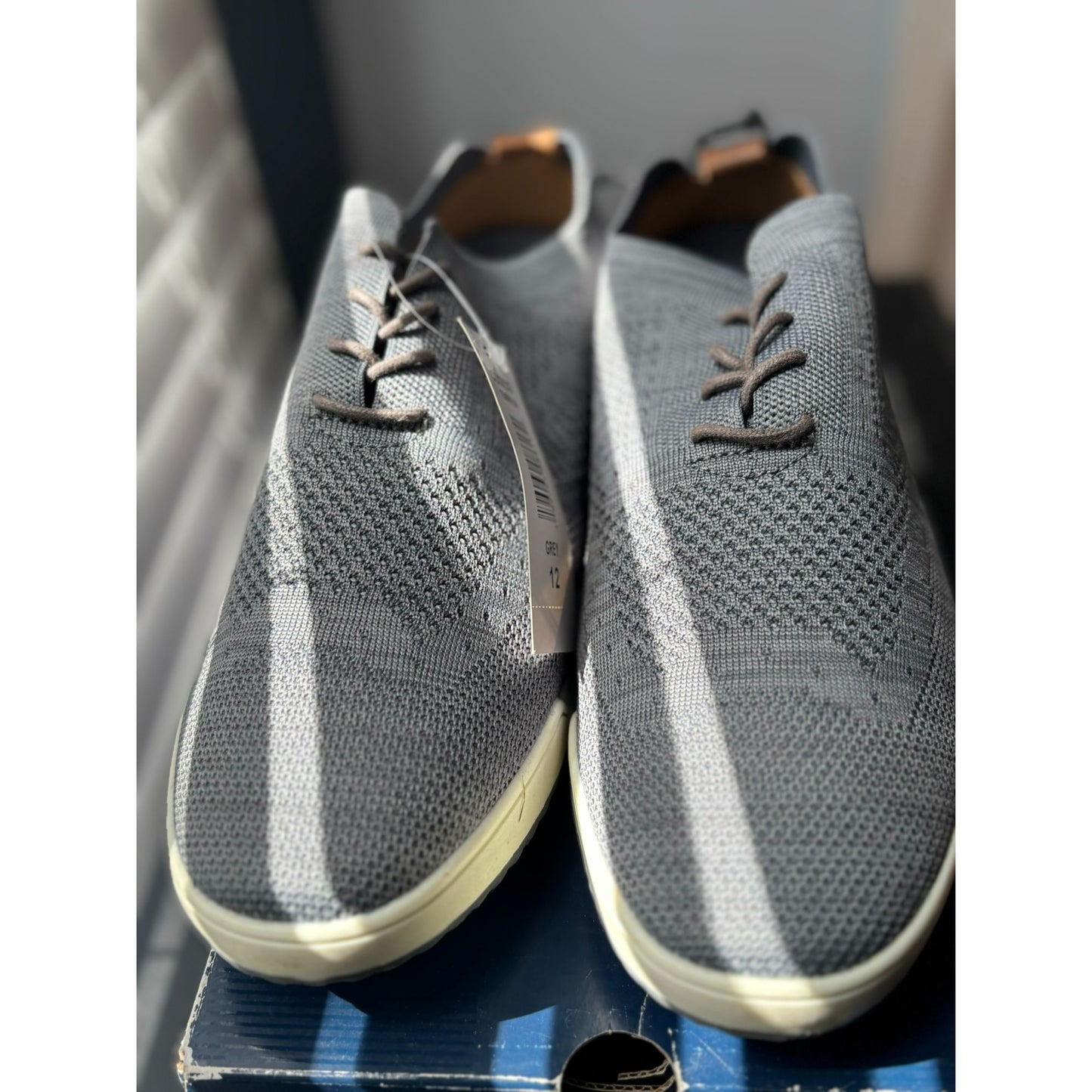 Izod Mens Gray Memory Foam Knit Sneakers