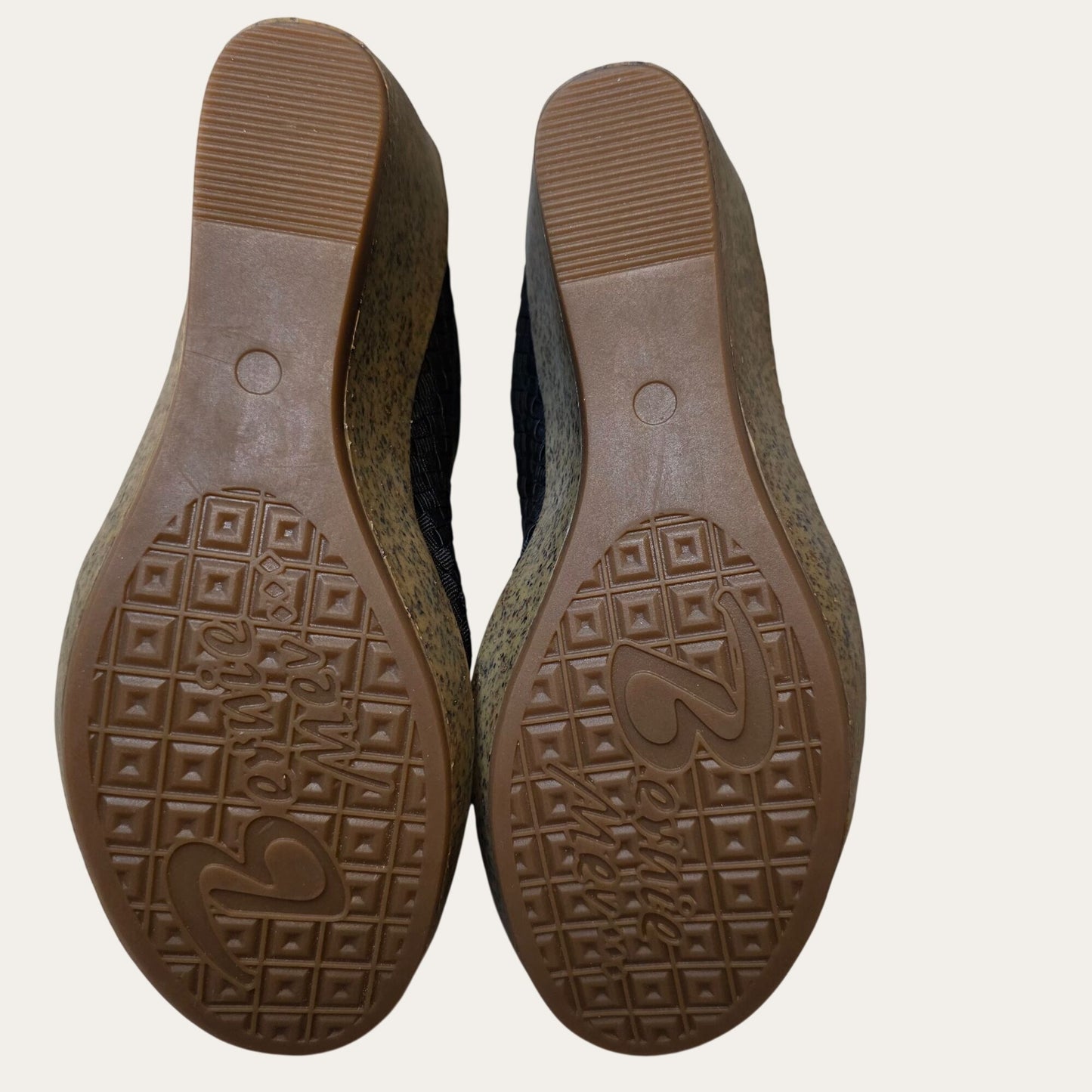 Bernie Mev Sexy Black Women’s NIB Woven Comfort Shoes