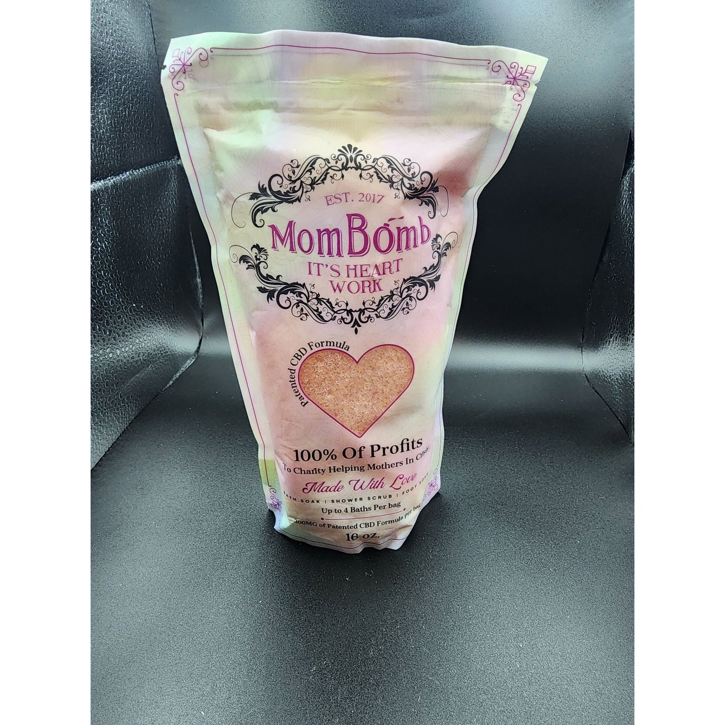 Mom Bomb Bath Soak – Juicy Strawberry, Blackcurrant & Amber 1lb
