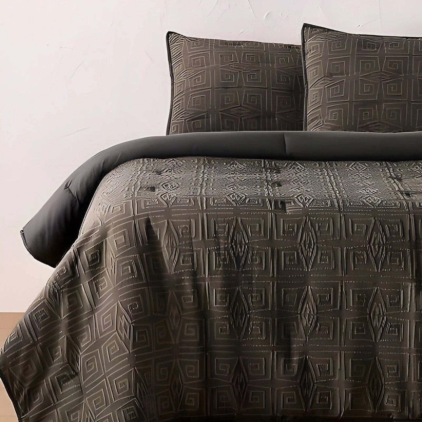 Opalhouse Designed with Jungalow Twin or Twin XL Dark Gray Textured Ikat Geo 2 Piece Quilt & Sham Set