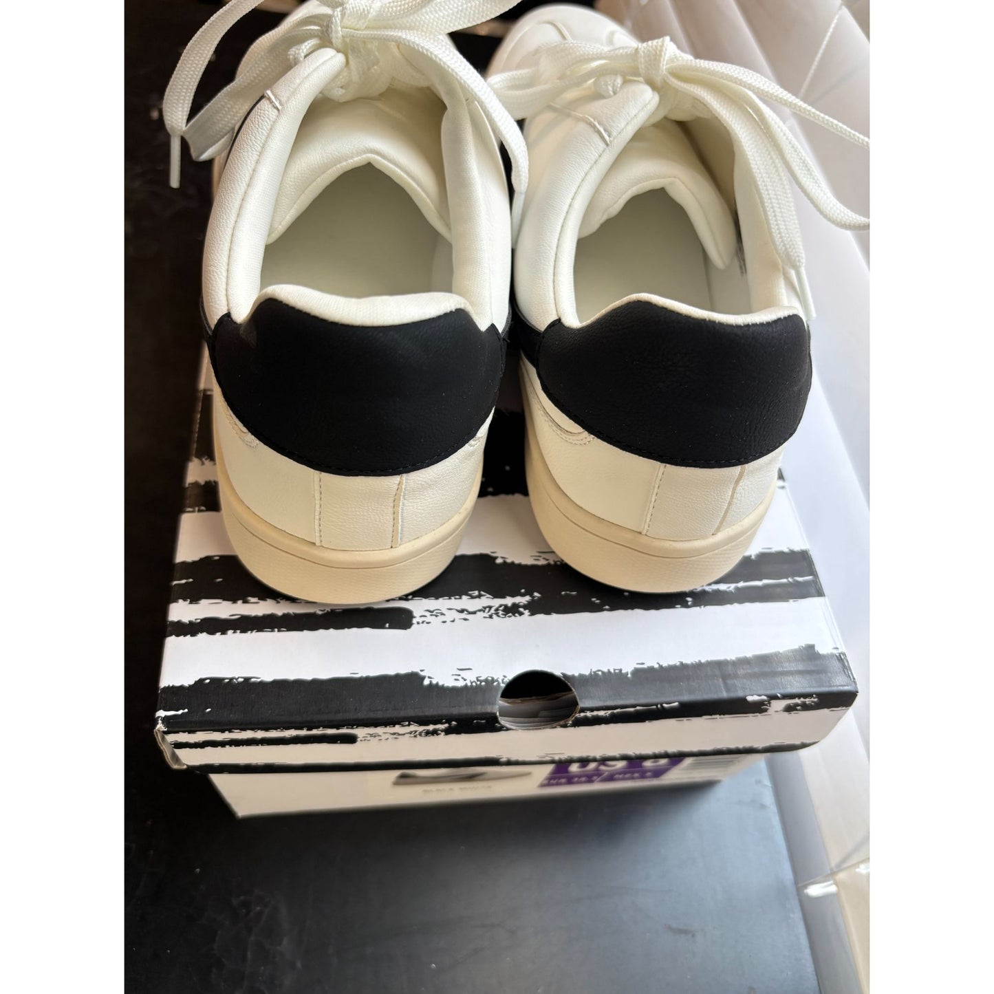 Dv By Dolce Vita women shoes White & Black Lace-Up