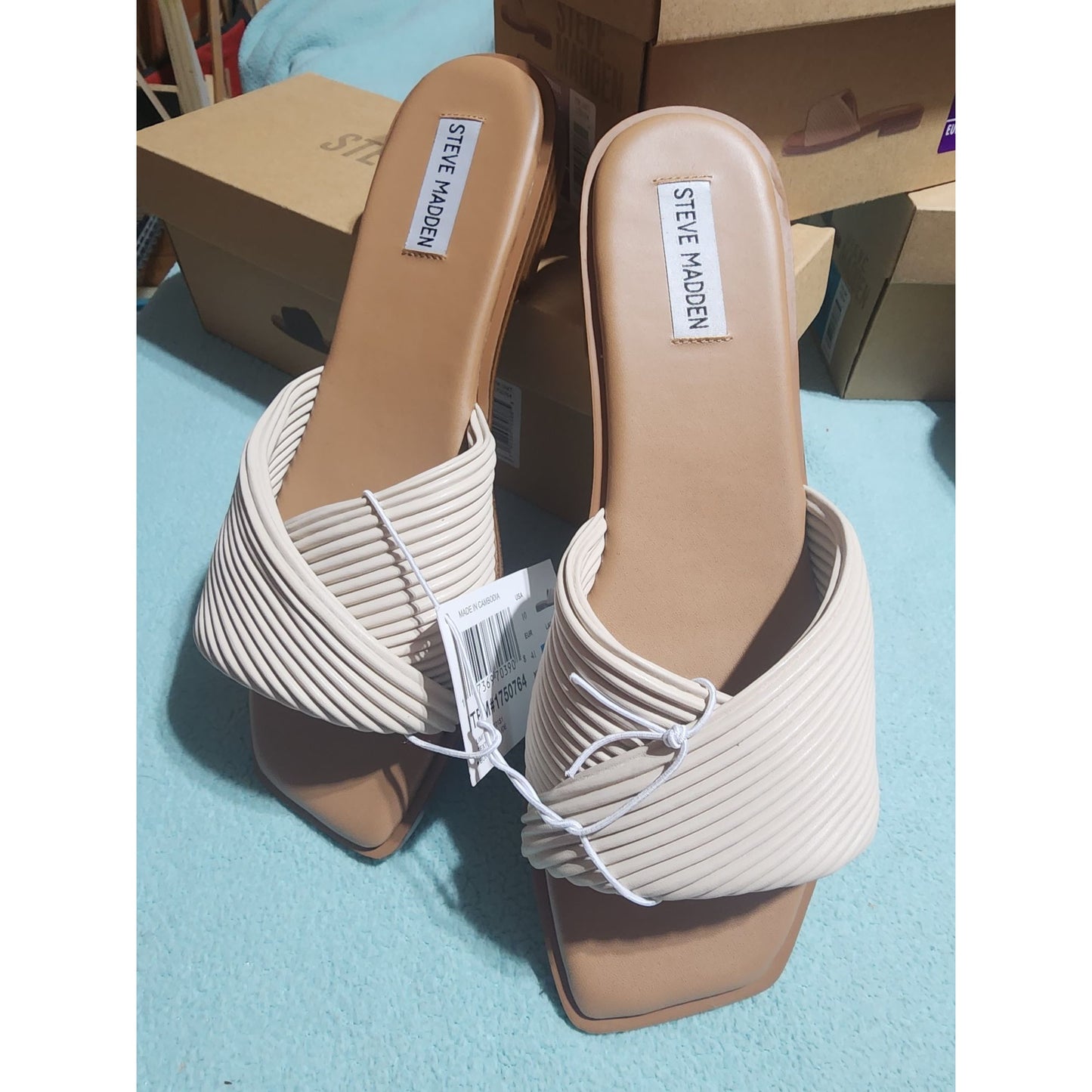 Steve Madden Ladies Slide Sandals US Size 10 Black and Cream