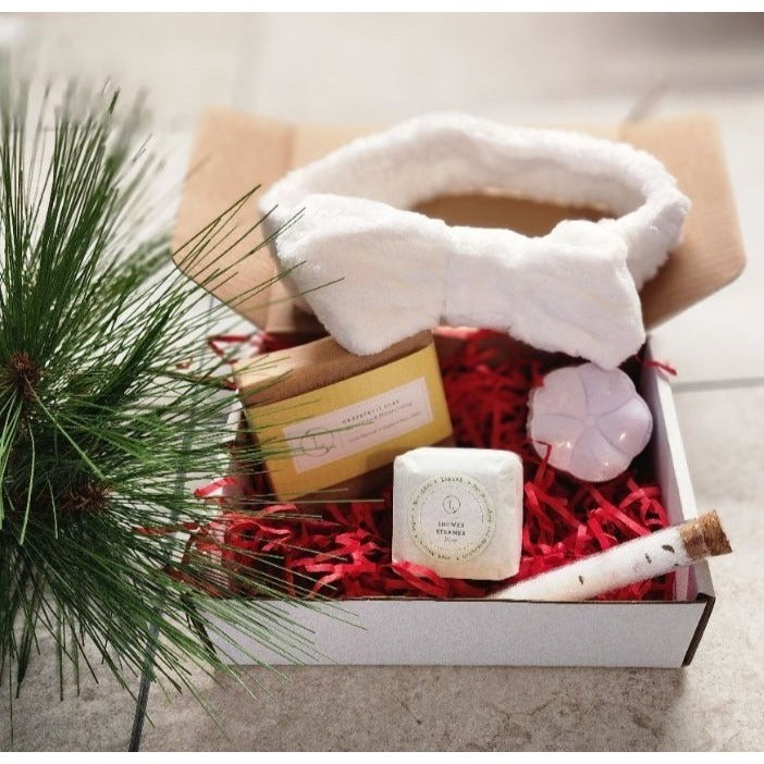 4 piece Lavender Spa Gift Set With Ornament Bath Bomb, Bath Salts, Soap & Shower Steamer