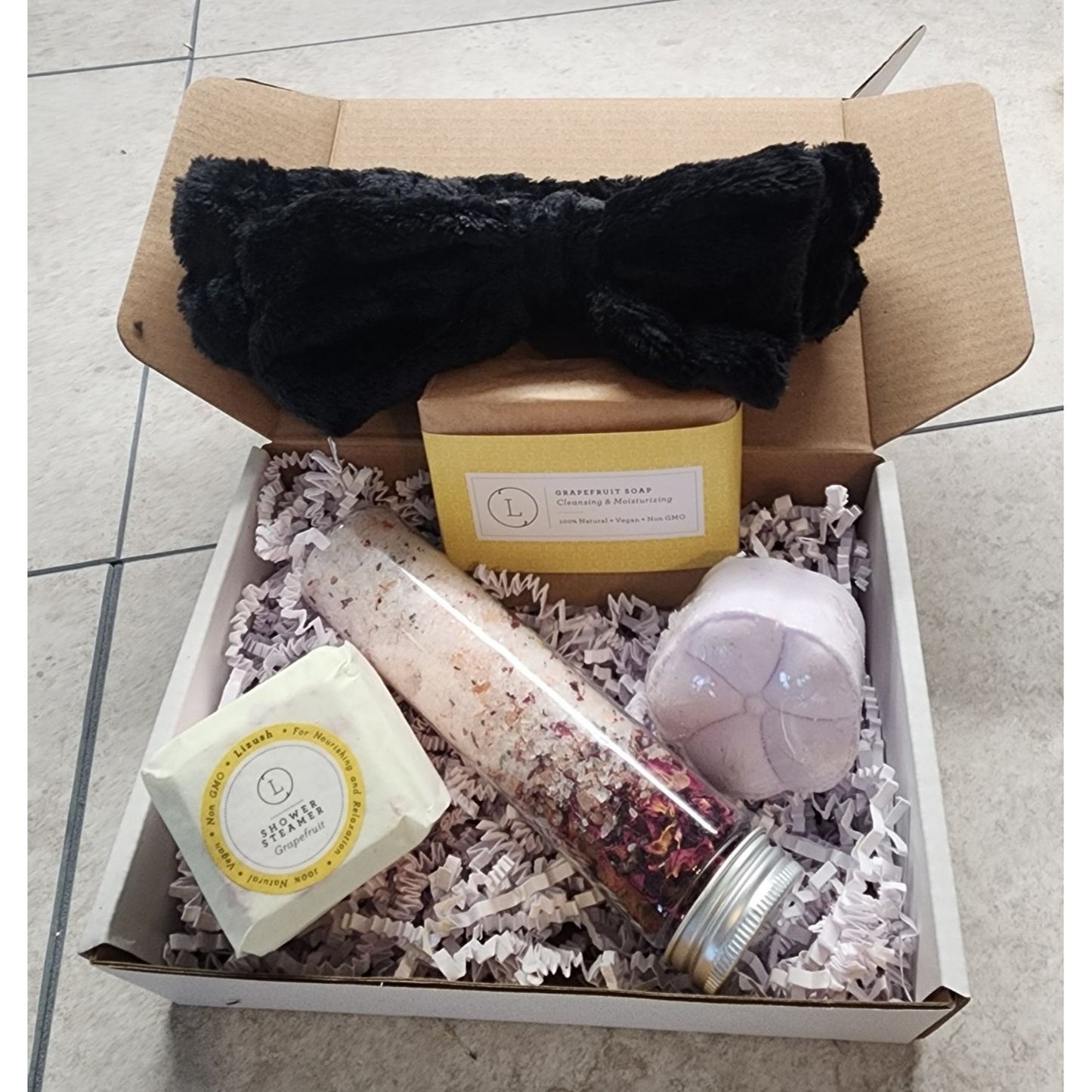 4 piece Lavender Spa Gift Set With Ornament Bath Bomb, Bath Salts, Soap & Shower Steamer