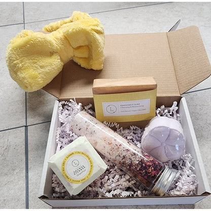 4 piece Lavender Spa Gift Set With Ornament Bath Bomb, Bath Salts, Soap & Shower Steamer
