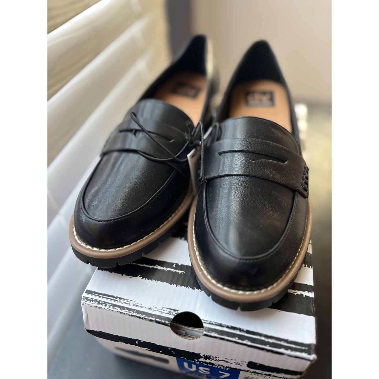 DV Dolce Vita Black Lug Loafer Style Rcrispo Leather Upper Womens Shoes