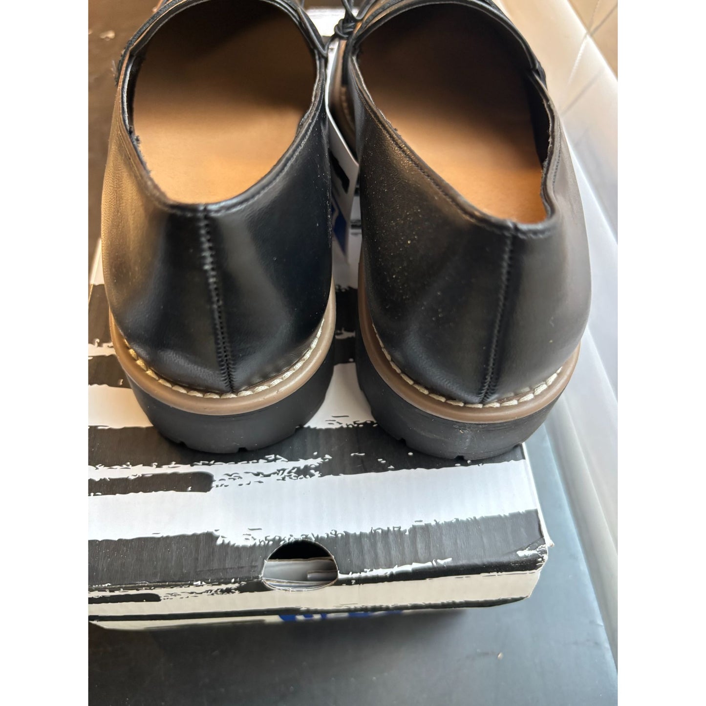 DV Dolce Vita Black Lug Loafer Style Rcrispo Leather Upper Womens Shoes