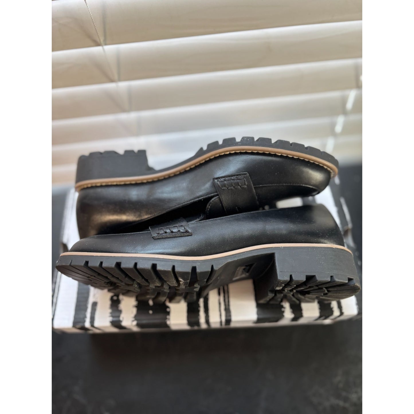 DV Dolce Vita Black Lug Loafer Style Rcrispo Leather Upper Womens Shoes