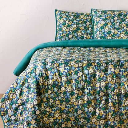 Opalhouse designed with Jungalow Twin/Twin Extra Long Printed Floral Quilt and Sham Set Blue