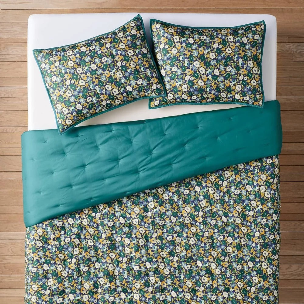 Opalhouse designed with Jungalow Twin/Twin Extra Long Printed Floral Quilt and Sham Set Blue