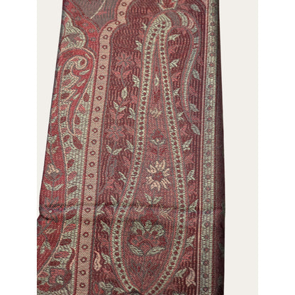 Vintage-Inspired Paisley Pattern Scarf With Fringe Red & Green Tones Soft Fabric Elegant Design