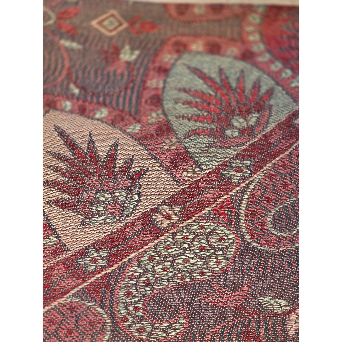 Vintage-Inspired Paisley Pattern Scarf With Fringe Red & Green Tones Soft Fabric Elegant Design