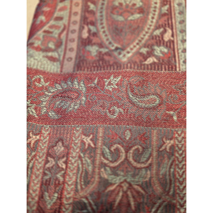 Vintage-Inspired Paisley Pattern Scarf With Fringe Red & Green Tones Soft Fabric Elegant Design