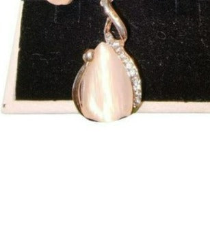 Necklace & Earrings Set With Mother Of Pearl Drop Design In Rose Gold