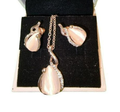 Necklace & Earrings Set With Mother Of Pearl Drop Design In Rose Gold