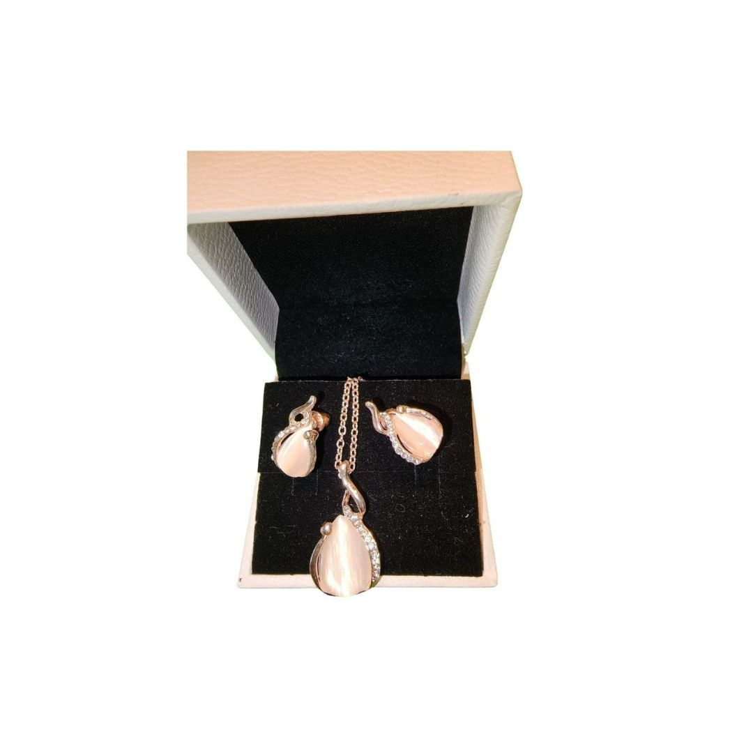 Necklace & Earrings Set With Mother Of Pearl Drop Design In Rose Gold