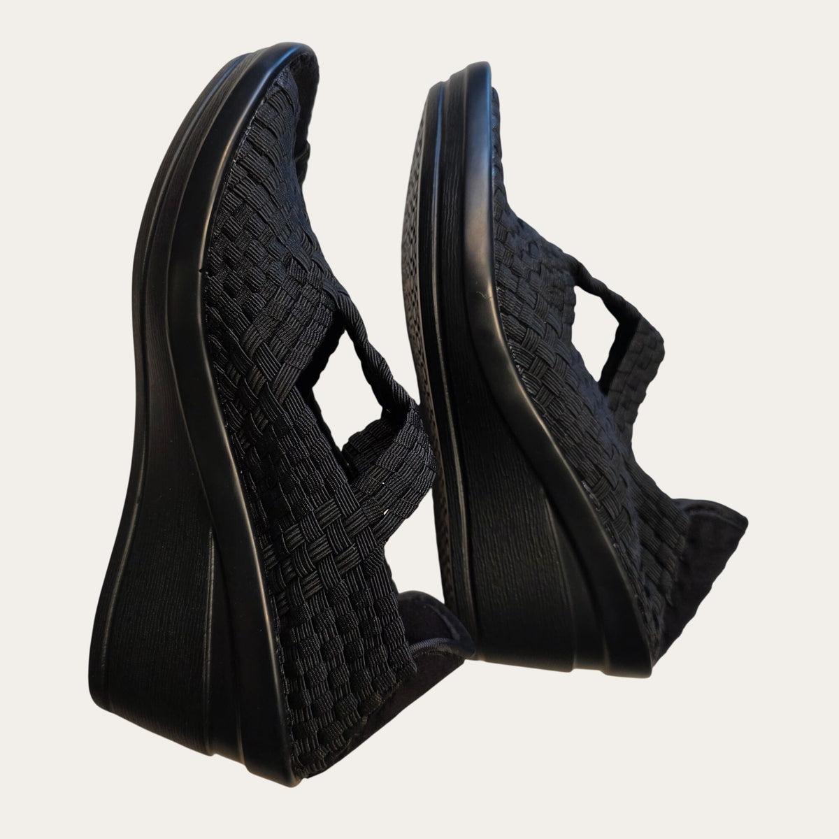 Bernie Mev Yvone Black Women’s NIB Woven Comfort Shoes