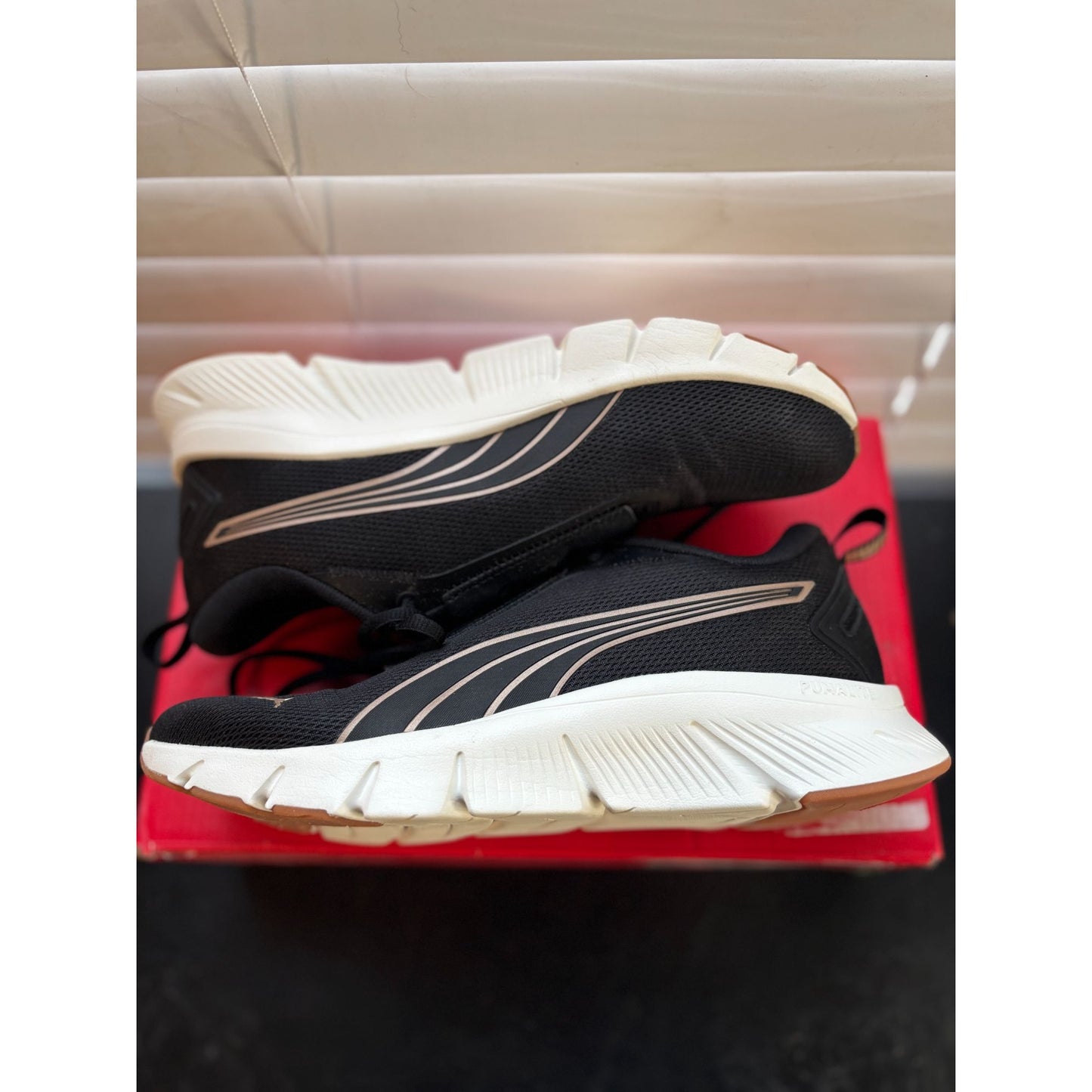 NEW!! Puma women shoes Black Focus Lite Sneaker