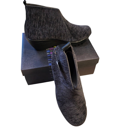 Bernie Mev Sally Women’s Bootie Dark Grey Velvet  NIB 41EU/10.5US