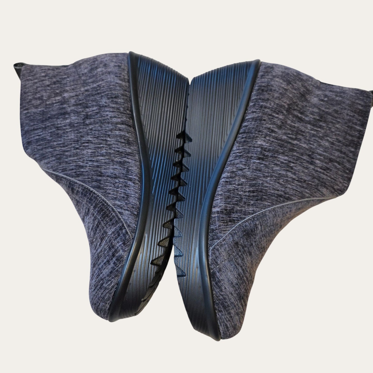 Bernie Mev Sally Women’s Bootie Dark Grey Velvet  NIB 41EU/10.5US