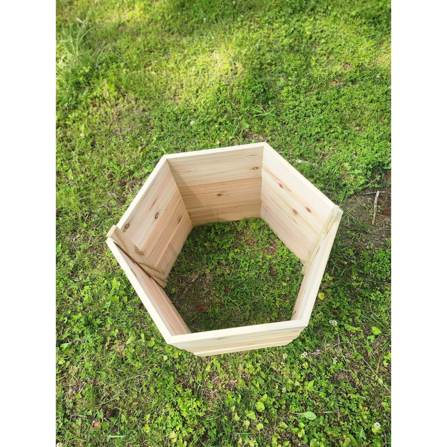 Cedar Wood Hexagon Potato Planter Box – Stackable Raised Garden Bed for Outdoor Growing – Natural or Mahogany Finish