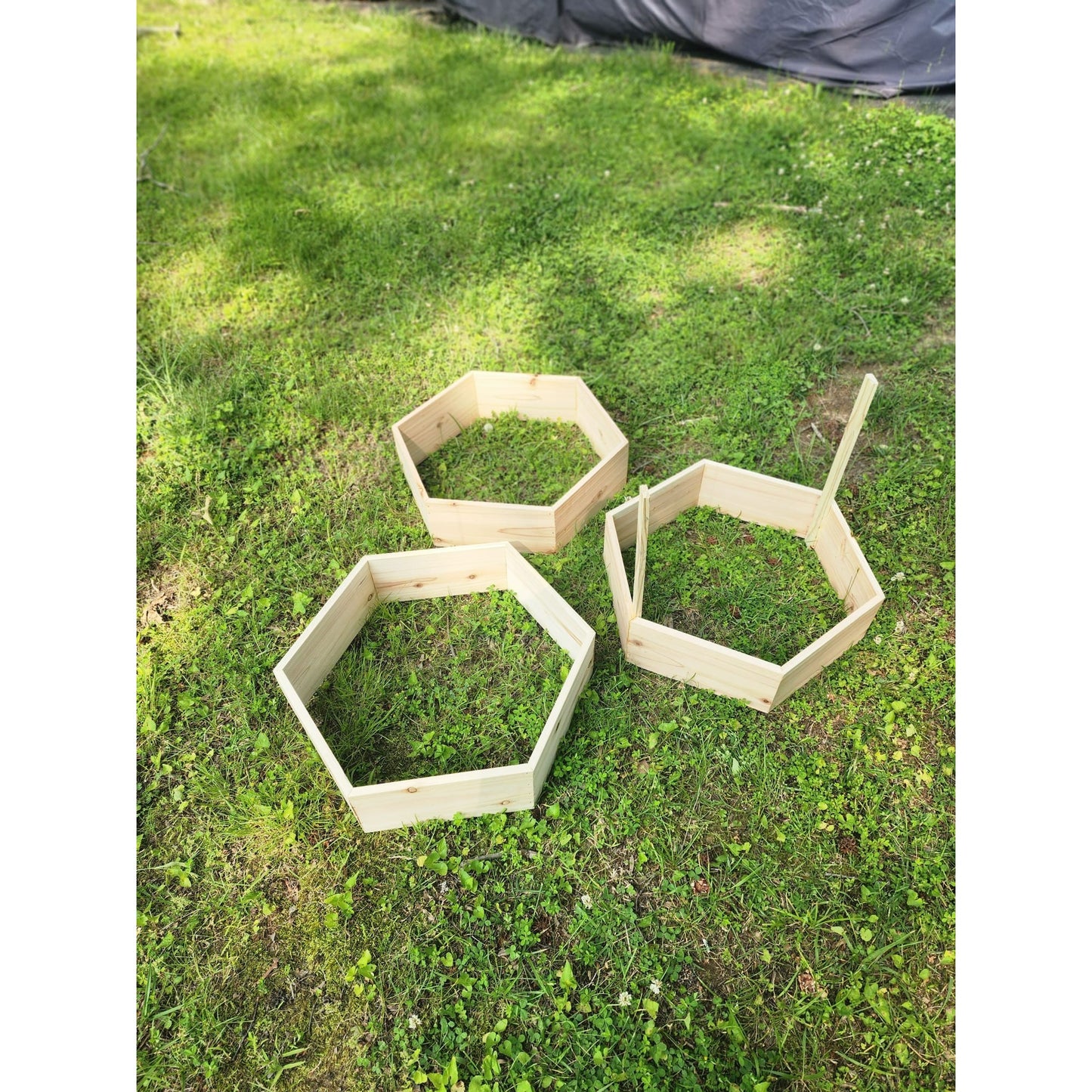 Cedar Wood Hexagon Potato Planter Box – Stackable Raised Garden Bed for Outdoor Growing – Natural or Mahogany Finish
