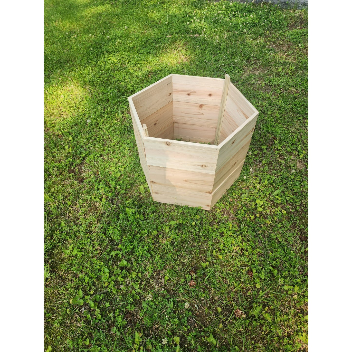 Cedar Wood Hexagon Potato Planter Box – Stackable Raised Garden Bed for Outdoor Growing – Natural or Mahogany Finish