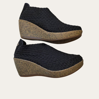 Bernie Mev Sexy Black Women’s NIB Woven Comfort Shoes