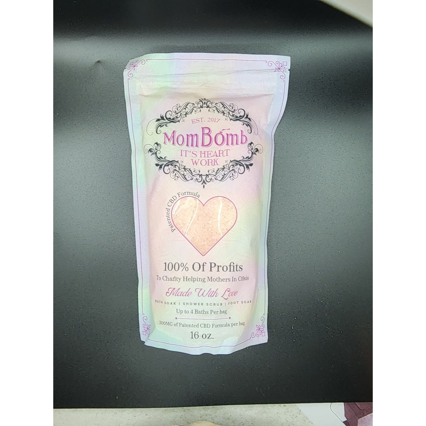 Mom Bomb Bath Soak – Juicy Strawberry, Blackcurrant & Amber 1lb