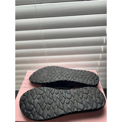 Flojos Womens Black Flip Flops With Pink Striped Straps Lightweight Comfortable Casual Beach Sandals