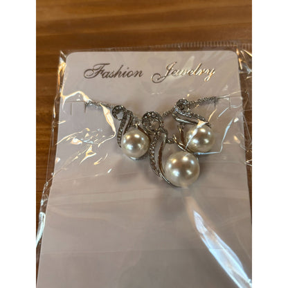 Silver Plated Pearl & Crystal Pendant Necklace & Earrings Set