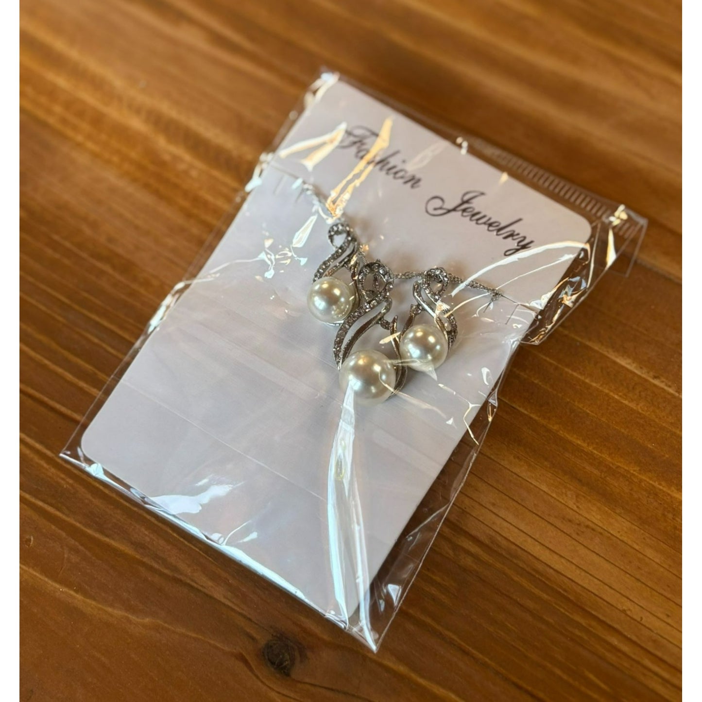 Silver Plated Pearl & Crystal Pendant Necklace & Earrings Set