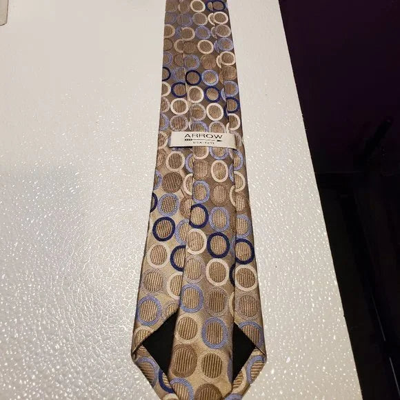 Arrow USA 1851 Mens Silk Tie Beige With Blue & Tan Circular Pattern